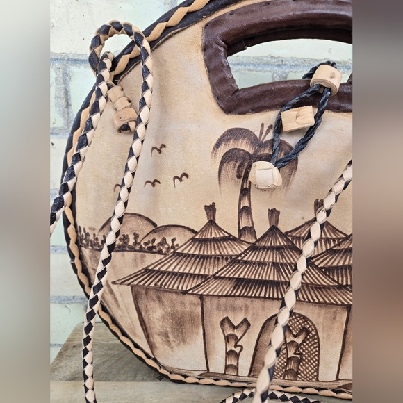 Vintage Leather Bag - Picture 5 of 11